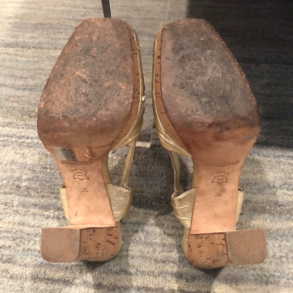 Aldo made in Italy gold peep toe chunky heels 36 - Picture 5 of 6